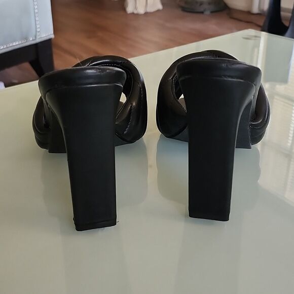 Chunky Heels - Picture 6 of 9